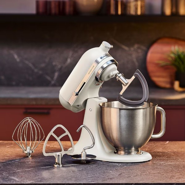 Фото - Планетарный миксер KitchenAid Artisan Plus 4.7 л (5KSM50PKVEPL)